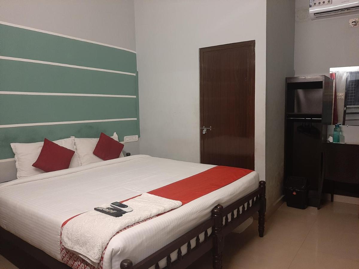 Cochin Airport Hotel Kochi Eksteriør billede
