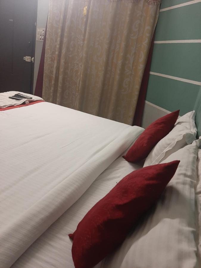 Cochin Airport Hotel Kochi Eksteriør billede