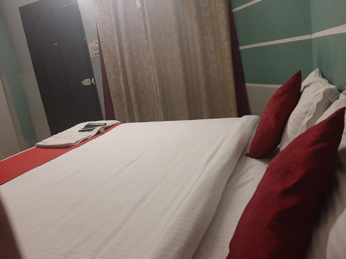 Cochin Airport Hotel Kochi Eksteriør billede